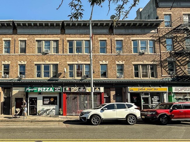 720 West Side Ave in Jersey City, NJ - Building Photo - Building Photo