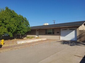 1444 W Huntington Dr in Tempe, AZ - Building Photo