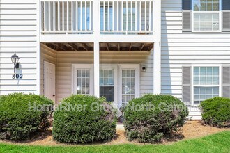 802 Moultrie Ct in Greensboro, NC - Building Photo - Building Photo