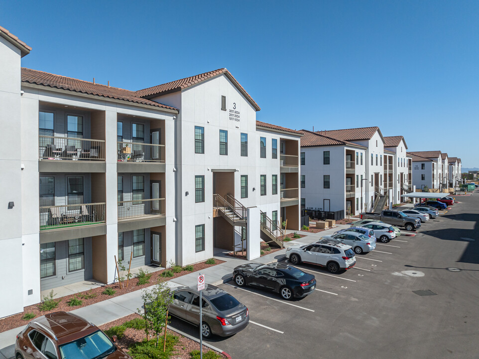 Alta Surprise in Surprise, AZ - Building Photo