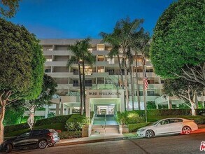 1131 Alta Loma Rd, Unit 408 in West Hollywood, CA - Building Photo - Building Photo