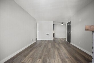 1650 S El Camino Real, Unit 201 in Encinitas, CA - Building Photo - Building Photo