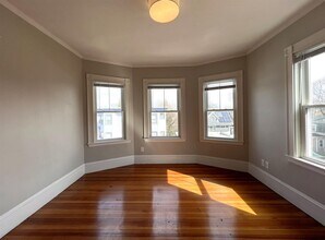 107 Oxford St in Cambridge, MA - Building Photo - Building Photo