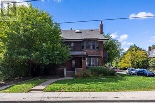 440 Avenue Rd in Toronto, ON - Building Photo