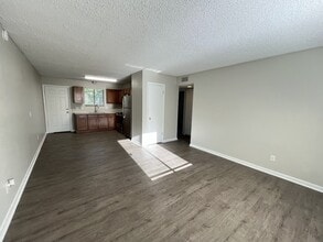 5026 Westchase Ct, Unit 1 in Jacksonville, FL - Foto de edificio - Building Photo