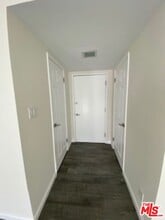 7045 Hawthorn Ave in Los Angeles, CA - Building Photo - Building Photo