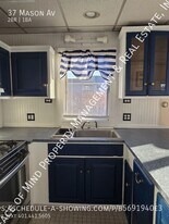 37 Mason Ave in Portsmouth, RI - Building Photo