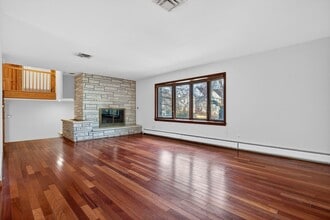 352 Rahway Rd in Edison, NJ - Building Photo - Building Photo