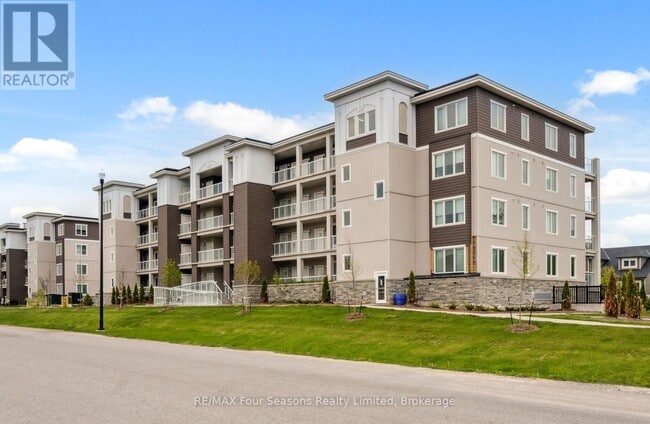 property at 5-415 Spooner Cres