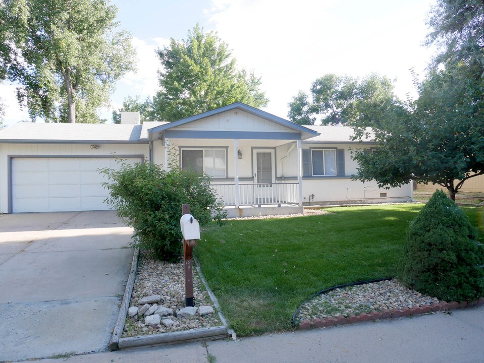 12900 E Arkansas Dr in Aurora, CO - Building Photo