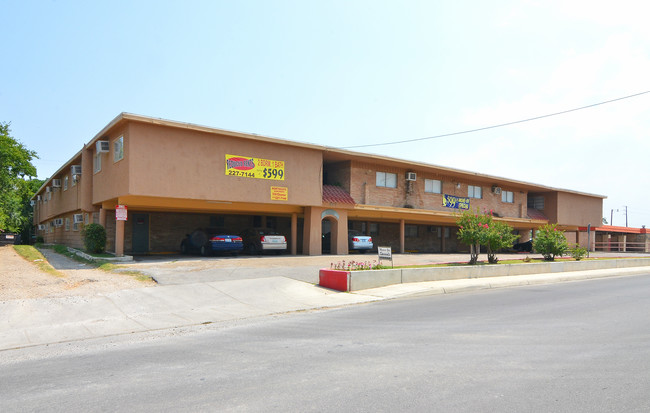 Grayson Ridge Apartments in San Antonio, TX - Foto de edificio - Building Photo