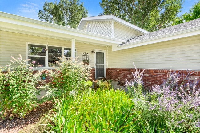 2818 Adobe drive in Fort Collins, CO - Building Photo - Building Photo