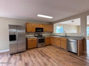 7455 Hebrides Ct in Reno, NV - Building Photo - Building Photo