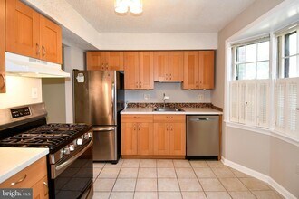 9619 Nonquitt Dr in Fairfax, VA - Building Photo - Building Photo