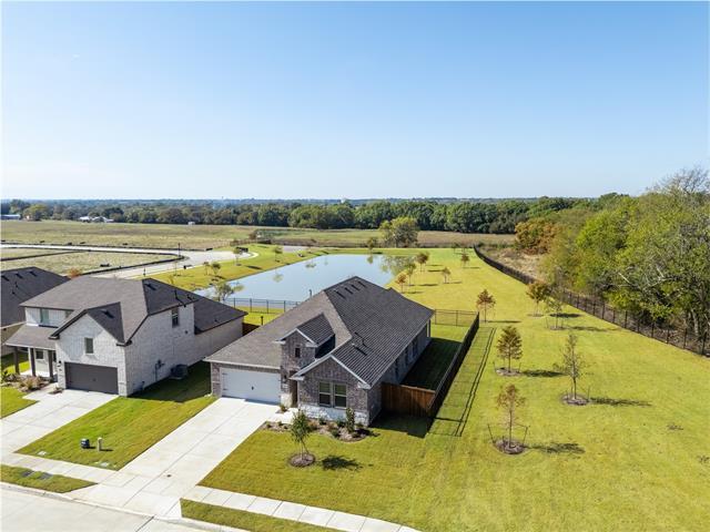 2216 Cedar Blf Ln in Van Alstyne, TX - Building Photo