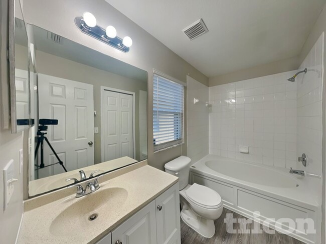 11759 Lynmoor Dr in Riverview, FL - Foto de edificio - Building Photo