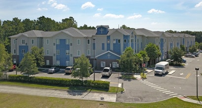 Frassati Hall-STUDENT Living in Jacksonville, FL - Foto de edificio - Building Photo