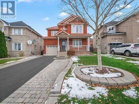 104 William Booth Ave in Newmarket, ON - Building Photo