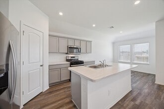 24725 Mountain Tree Dr in Magnolia, TX - Building Photo - Building Photo