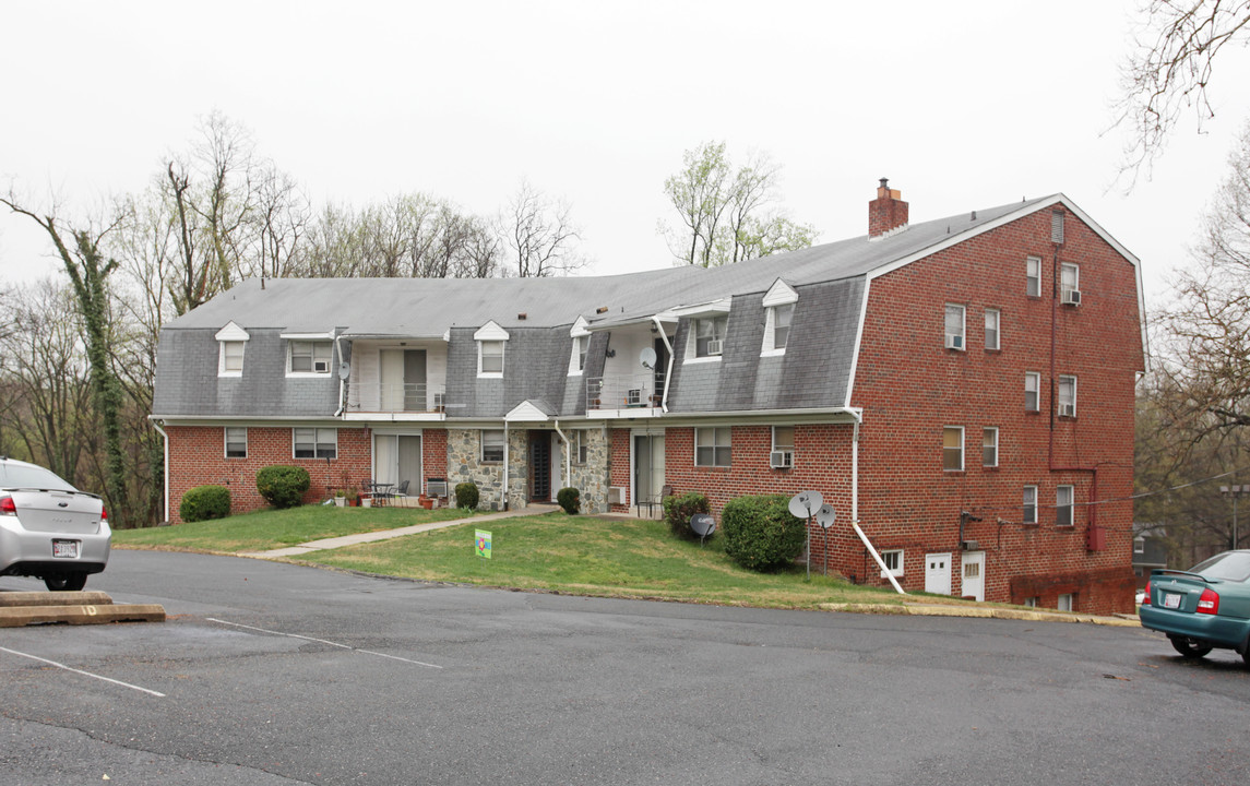 Cooks Crossing in Baltimore, MD - Building Photo