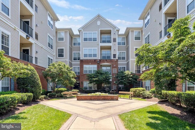 4860 Eisenhower Ave in Alexandria, VA - Building Photo - Building Photo
