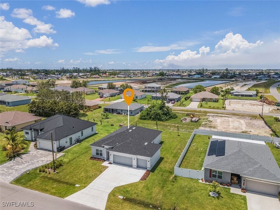 432 NW 4th St in Cape Coral, FL - Building Photo