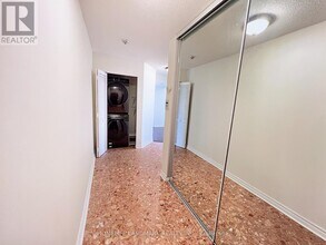 18 Hillcrest Ave in Toronto, ON - Building Photo - Building Photo