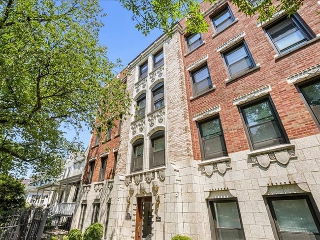 property at 4531 N Ashland Ave