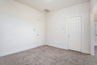 1828 Clinton Ave in Alameda, CA - Building Photo - Building Photo
