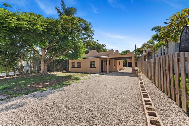 825 N K St in Lake Worth Beach, FL - Building Photo - Building Photo