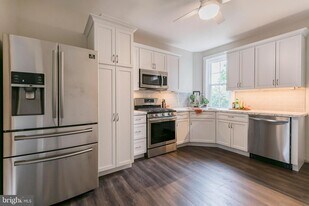 340 College Ave in Lancaster, PA - Building Photo