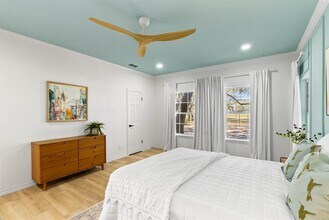 113 Royal Oaks Dr in Rockport, TX - Building Photo - Building Photo