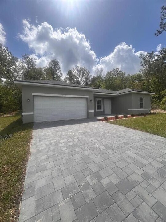 9451 N Emellia Ave in Citrus Springs, FL - Building Photo