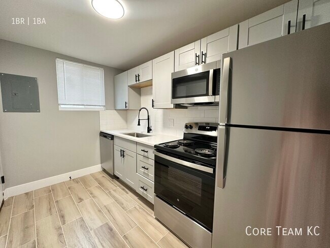 2320 W 47th Ave-Unit -1 in Kansas City, KS - Building Photo - Building Photo