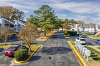 Doria in Virginia Beach, VA - Foto de edificio - Building Photo