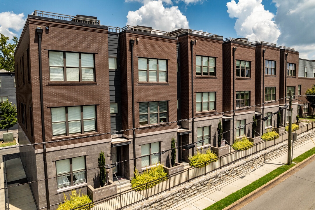 900 Meridian Townhomes in Nashville, TN - Foto de edificio