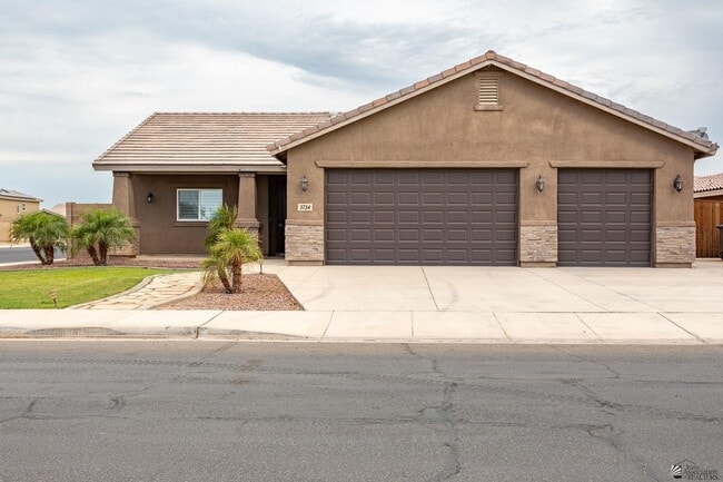 3734 W 36th Pl in Yuma, AZ - Building Photo - Building Photo