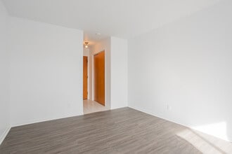 8877 Lajeunesse Rue in Montréal, QC - Building Photo - Building Photo