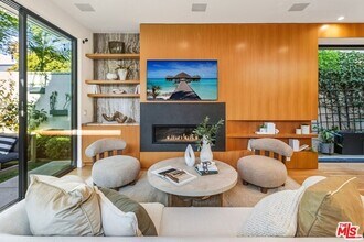 722 Marine St in Santa Monica, CA - Foto de edificio - Building Photo