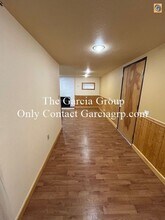 5804 SE Kellogg Creek Dr in Milwaukie, OR - Foto de edificio - Building Photo