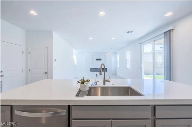 10407 Sadie Blake Ave