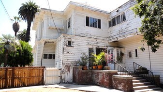 2301 Scarff St in Los Angeles, CA - Building Photo