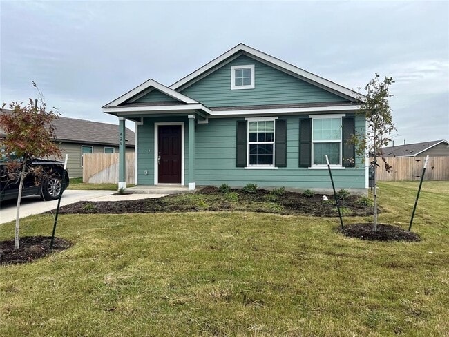 420 Halfmoon Dr in Lockhart, TX - Building Photo - Building Photo