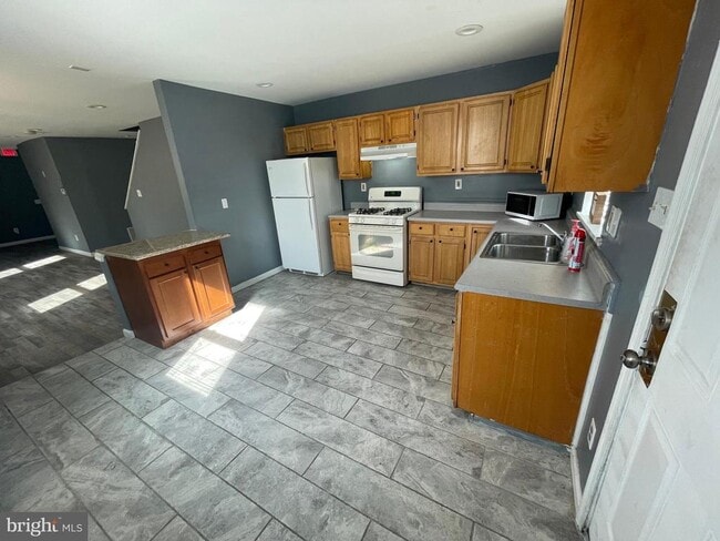 2133 W Mulberry St in Baltimore, MD - Building Photo - Building Photo