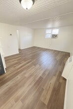 6th Ave Flats in Holdrege, NE - Building Photo - Building Photo