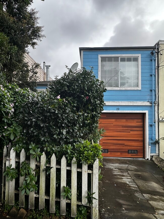 19 Miramar Ave, Unit Studio BD in San Francisco, CA - Foto de edificio - Building Photo