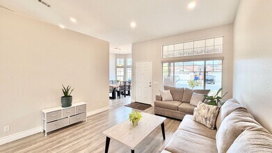 4853 Lake Shore Pl in Fallbrook, CA - Building Photo - Building Photo