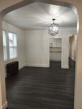 2065 Beechmont Ave in Cincinnati, OH - Foto de edificio - Building Photo