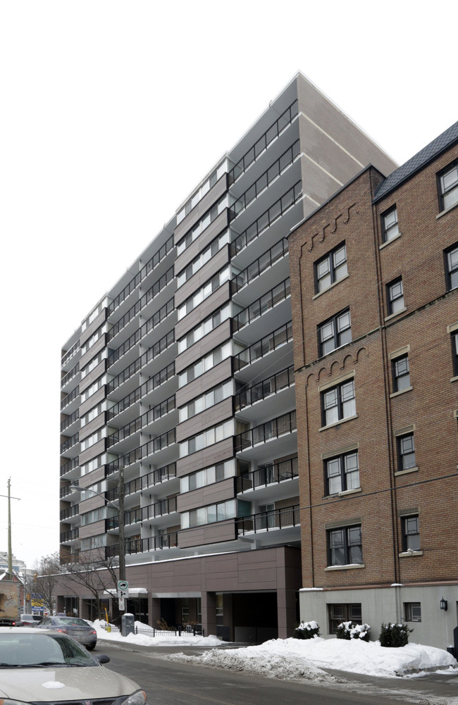 Kenson Towers in Ottawa, ON - Building Photo - Building Photo