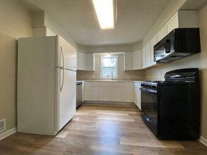 3221 4th St in Des Moines, IA - Building Photo - Building Photo